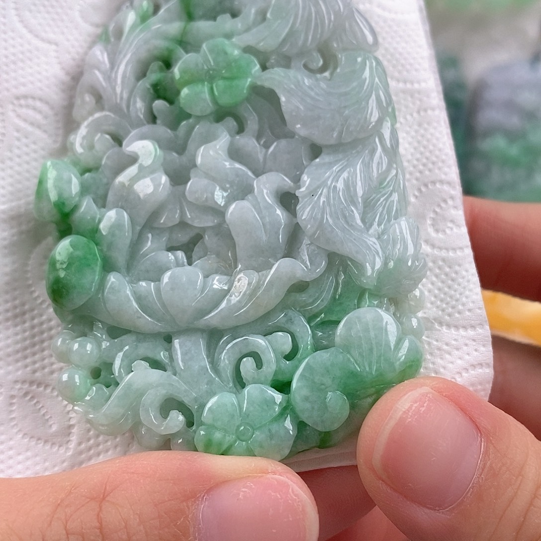 翡翠未镶嵌颈饰翡翠