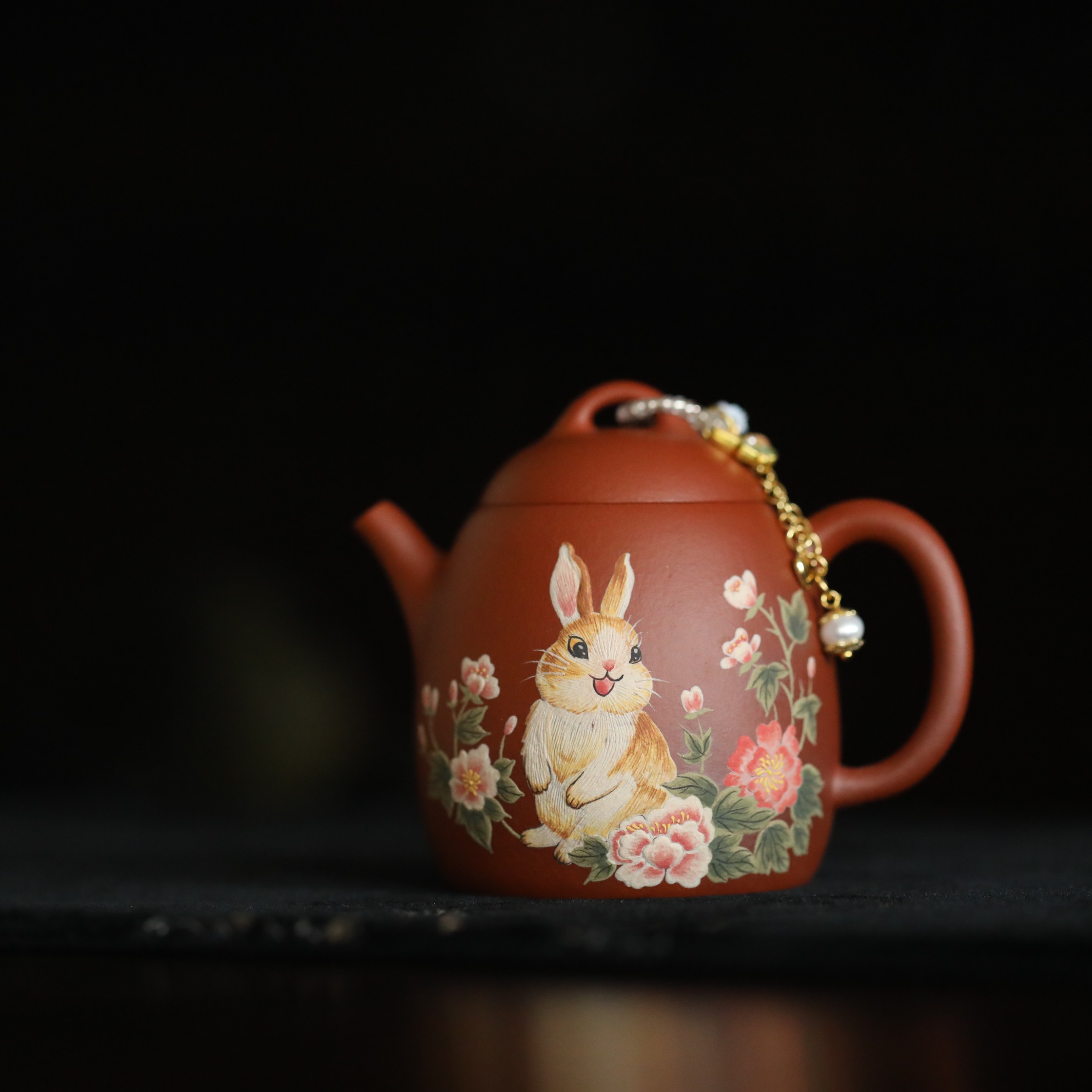 朱泥紫砂《玉兔呈祥》十二生肖兔秦权壶/容量150毫升