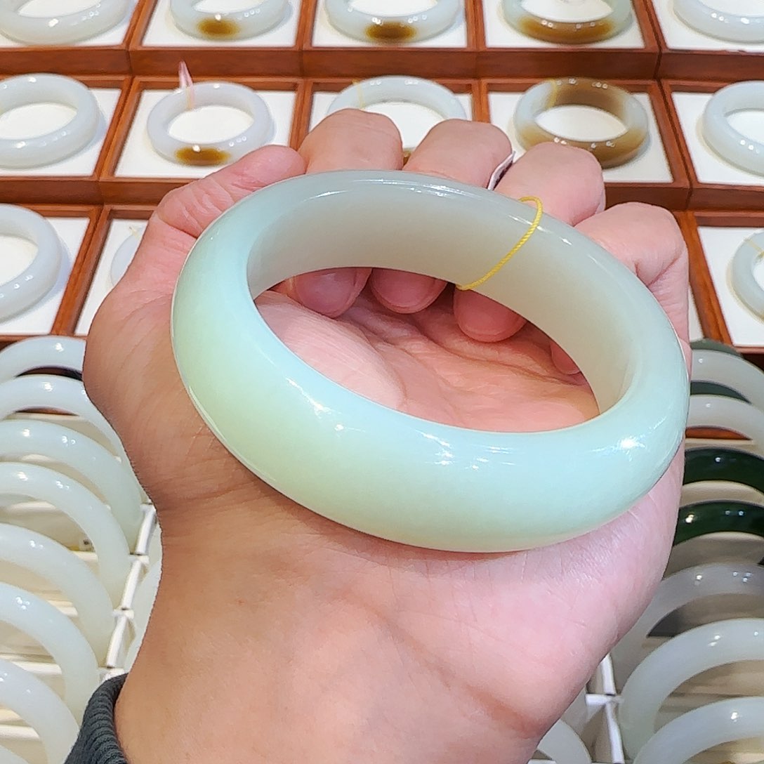 和田玉手镯未镶嵌且末暖青黄轮胎57 58 59