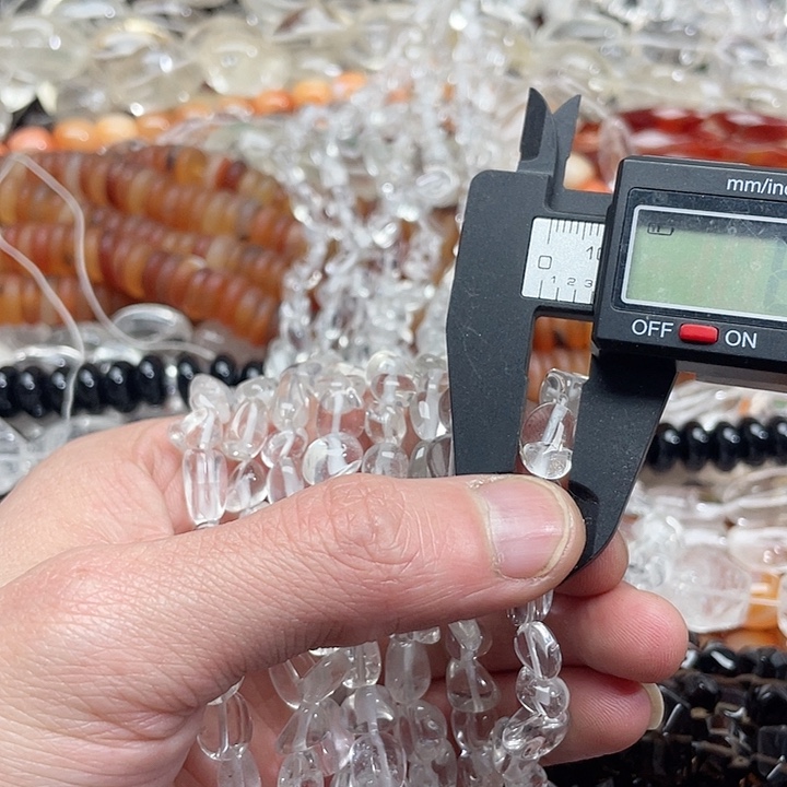 玛瑙/玉髓珠宝半成品未镶嵌一条8mm白水晶原石
