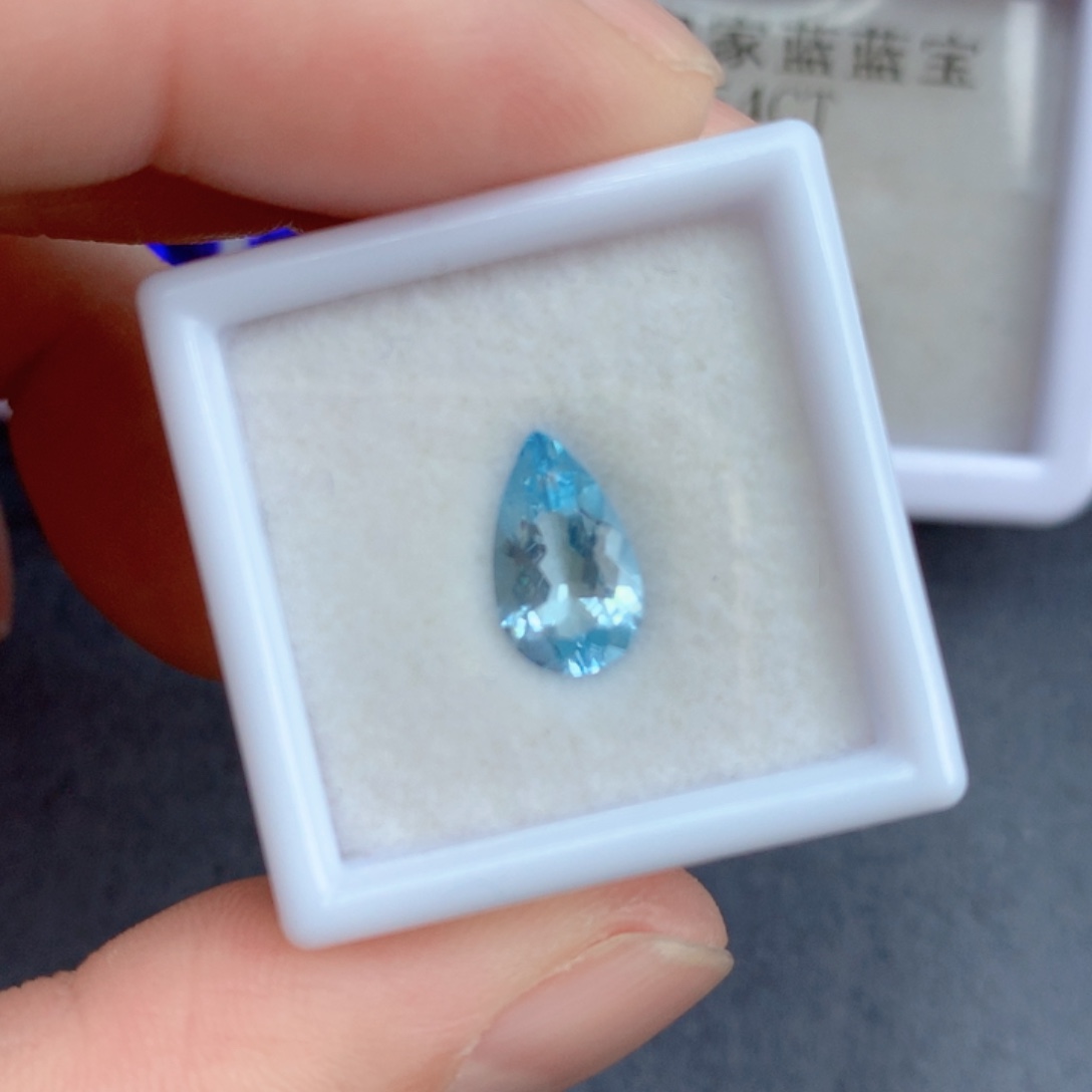 海蓝宝石笔搁未镶嵌1.37克拉裸石