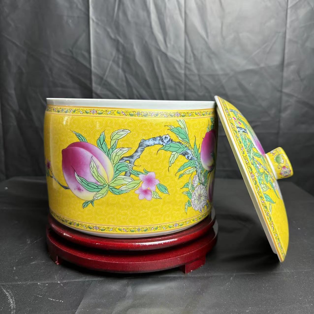 ZY-DP-A86-帝王黄寿桃多功能储物罐10斤/一件+底座高18宽20