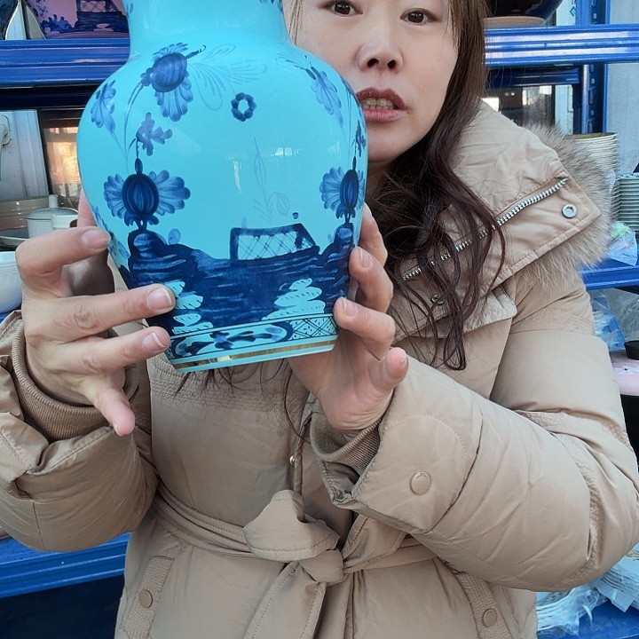 骨瓷蓝色花瓶小号微瑕