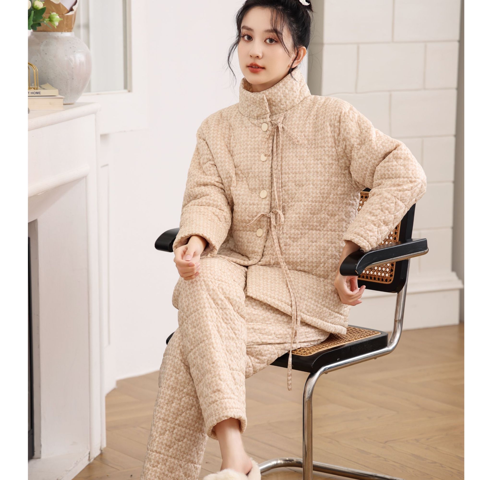 睡衣女冬季三层夹棉天鹅绒珊瑚绒连帽冬天外穿家居服套装