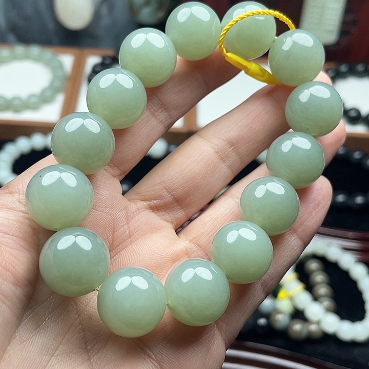 李***店和田玉未镶嵌手串