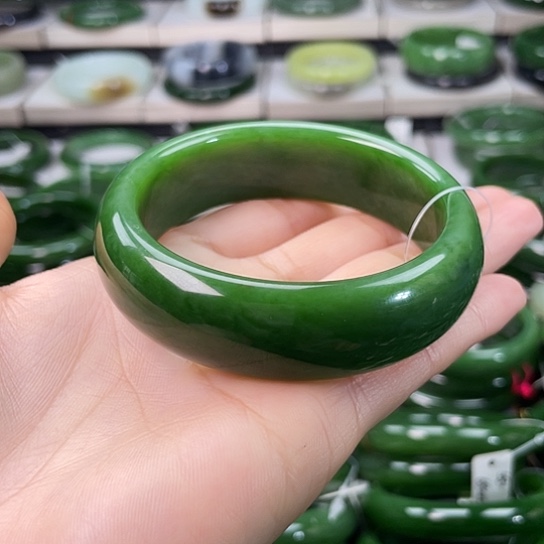 和田玉（碧玉）未镶嵌手镯