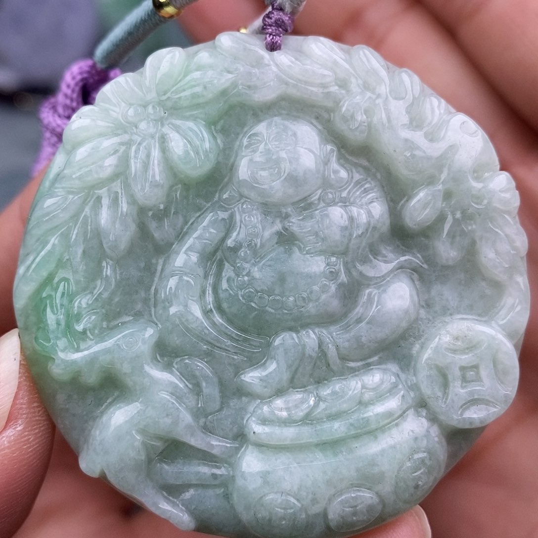 翡翠挂件未镶嵌翡翠