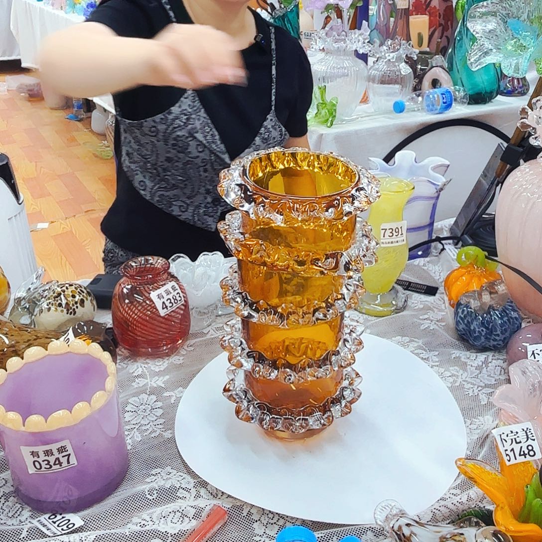琉璃花瓶摆件不完美