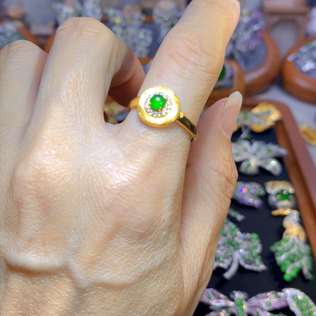 翡翠颈饰银S925镶嵌天然翡翠