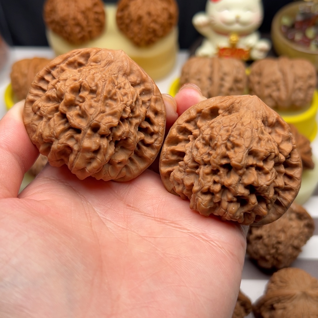 文玩核桃把件50.5麒麟纹官帽