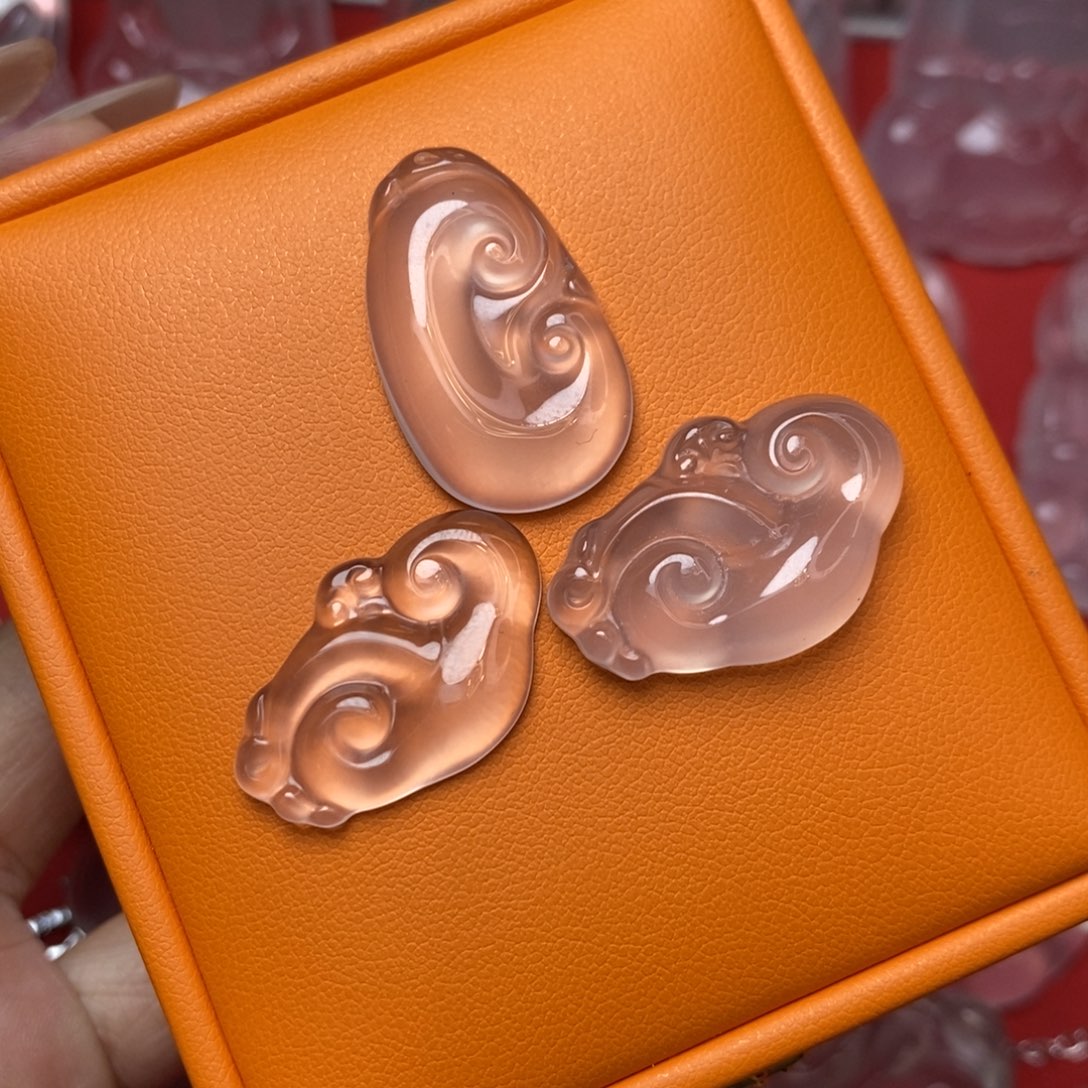 石英质玉未镶嵌吊坠