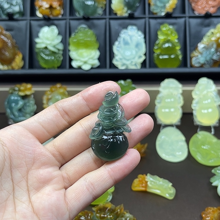 安****未镶嵌蛇纹石玉吊坠(不含链)