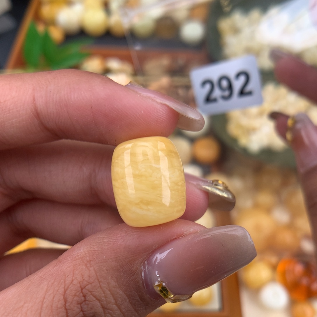 琥珀珠宝奇石未镶嵌13.3×15.7