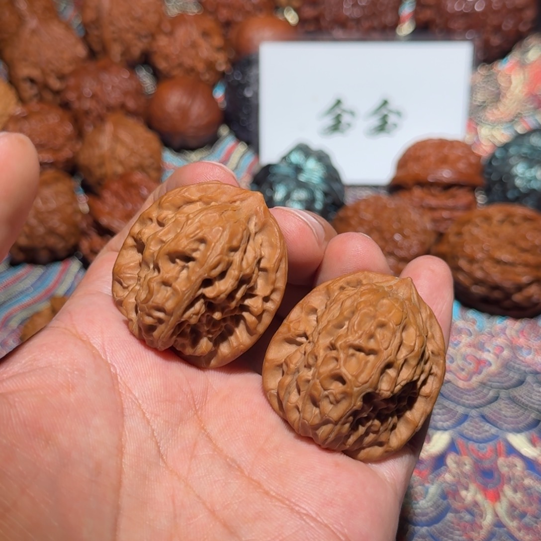 核桃把件1312白蛇谷，尺寸34 35 28