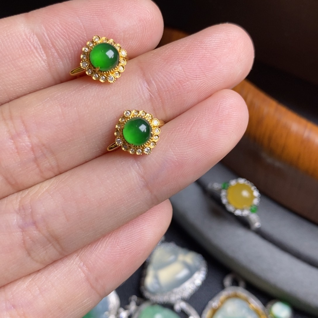 翡翠耳饰18K金镶嵌18Ｋ金蛋面耳包