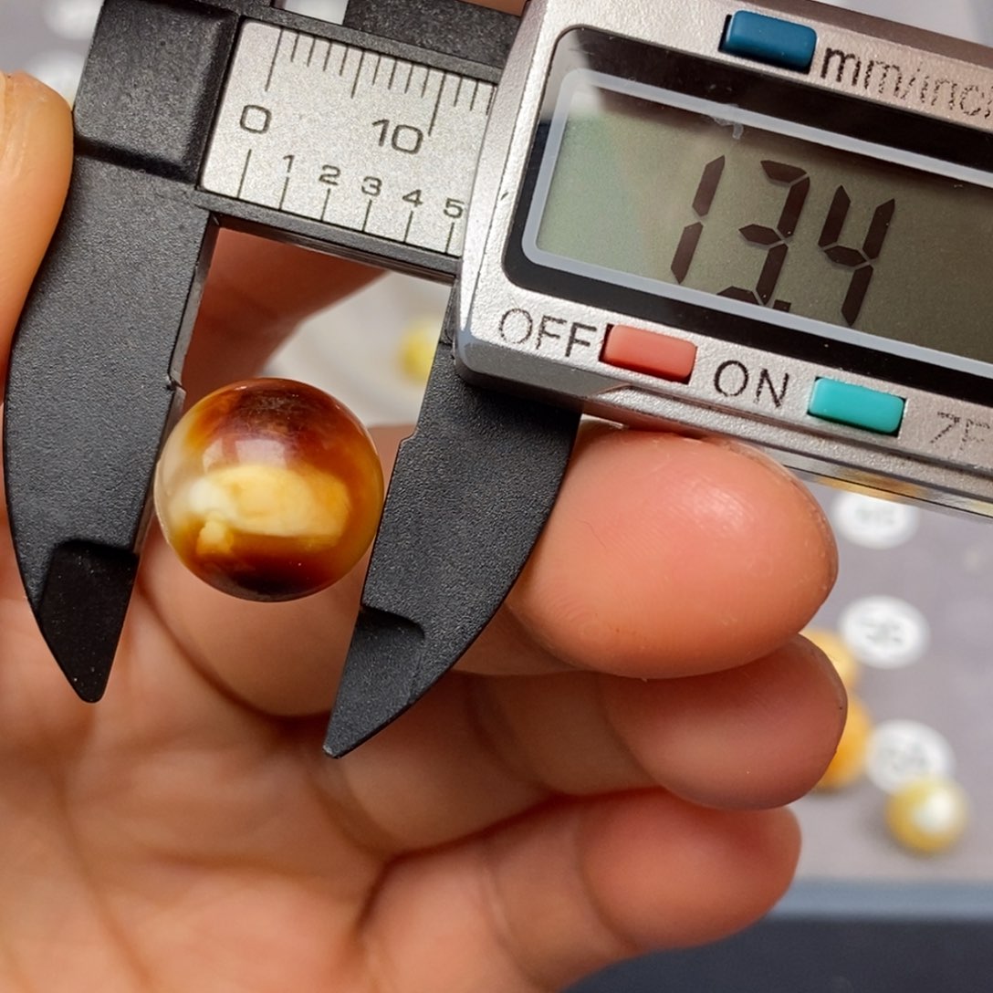 蜜蜡珠宝奇石未镶嵌