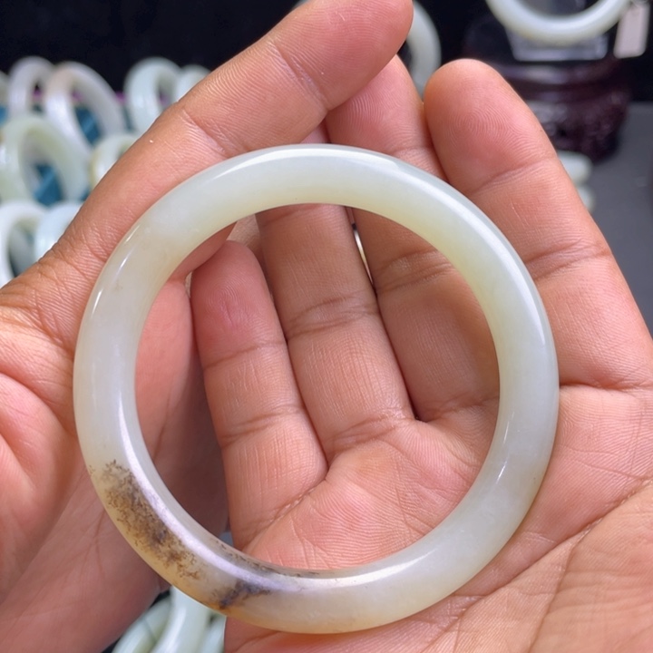 【闪购商品】未镶嵌手镯和田玉