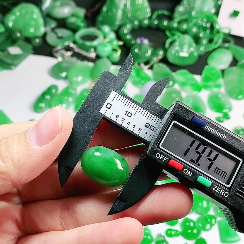 【闪购商品】翡翠颈饰未镶嵌人翡翠19.4*13.4*6.8