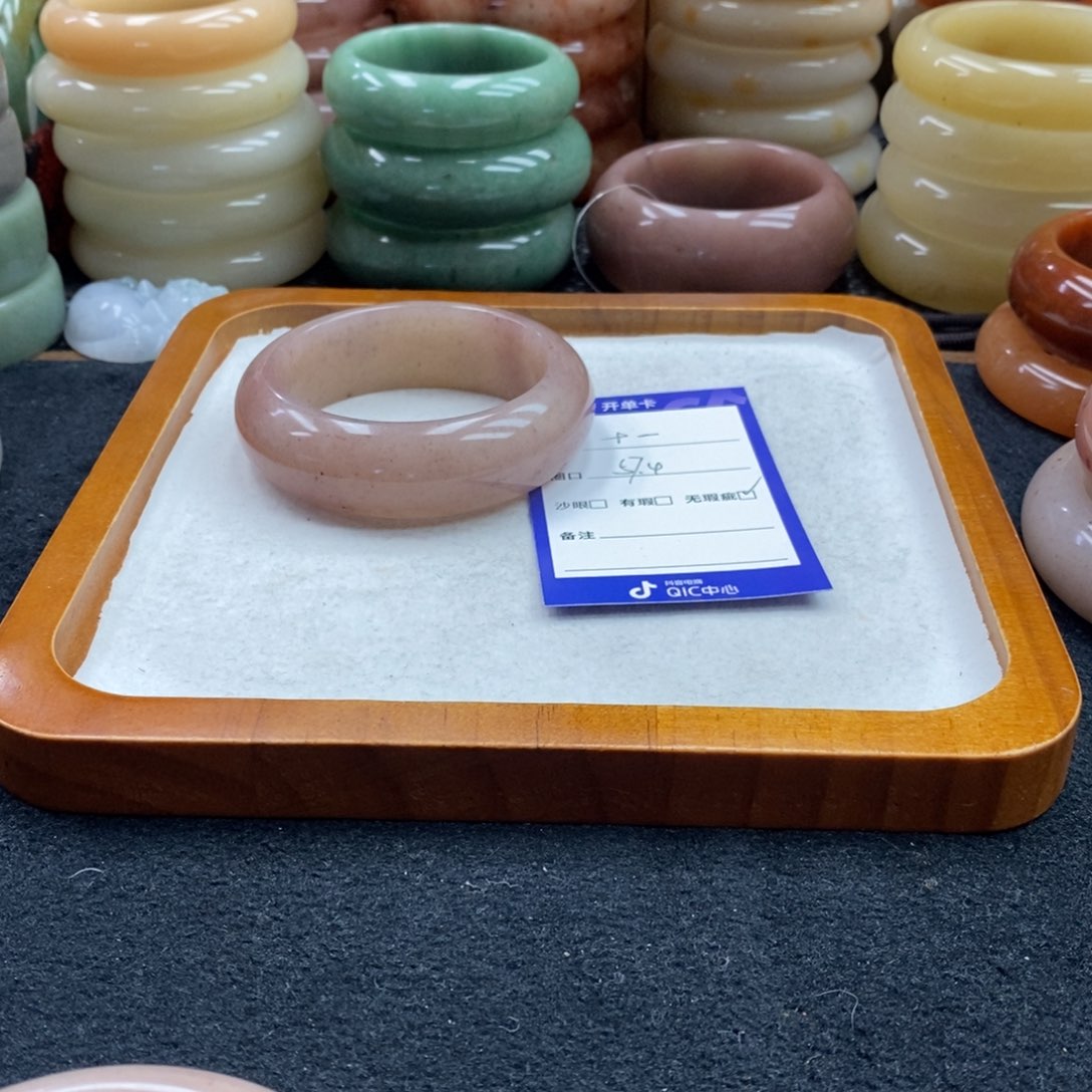 十***.石英质玉未镶嵌手镯