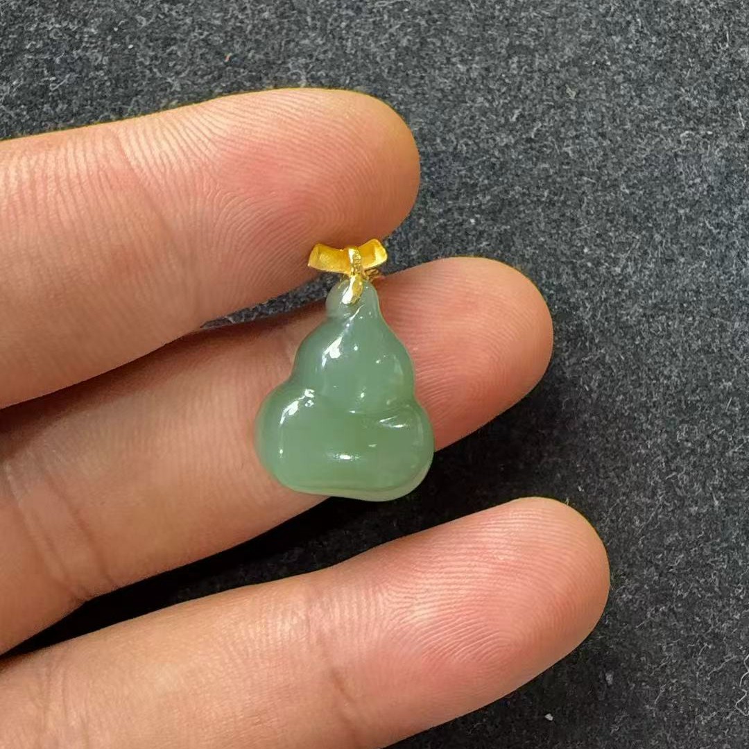 和田玉碧玉18K金葫芦吊坠