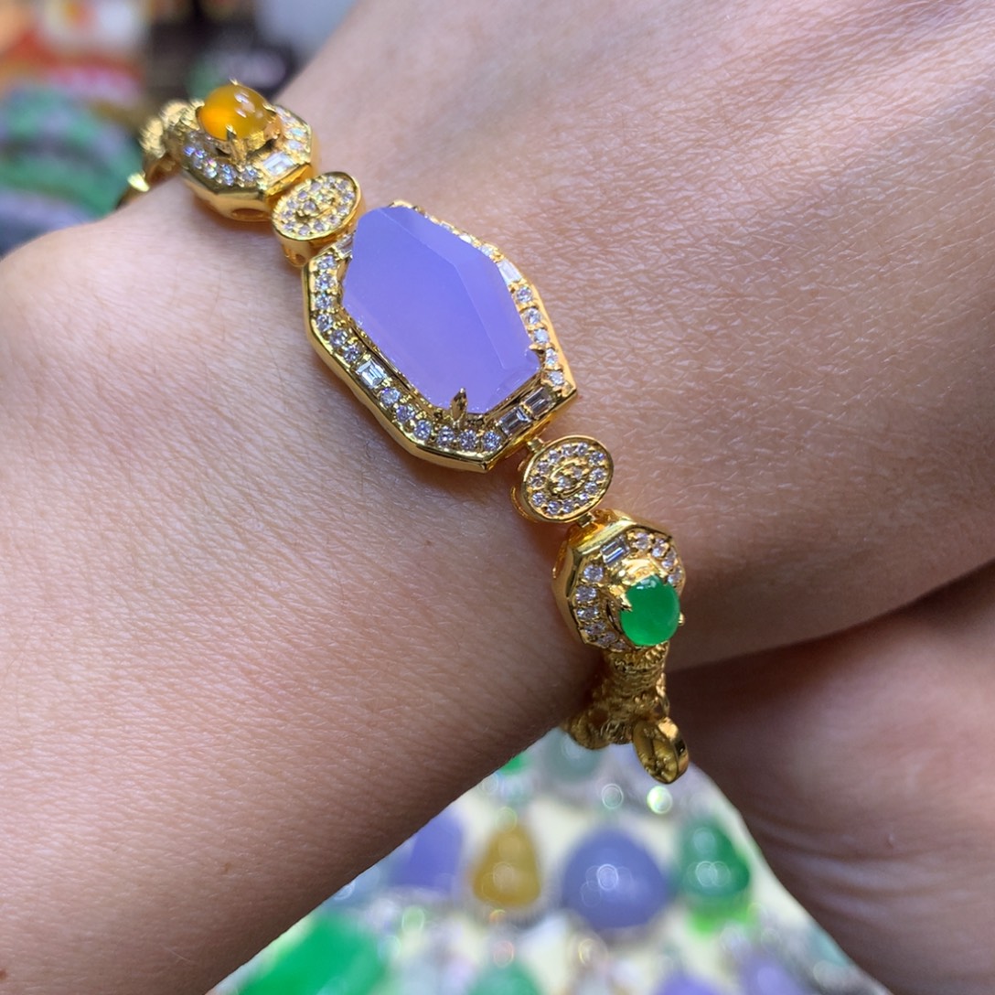 六***糖翡翠18K金镶嵌颈饰翡翠