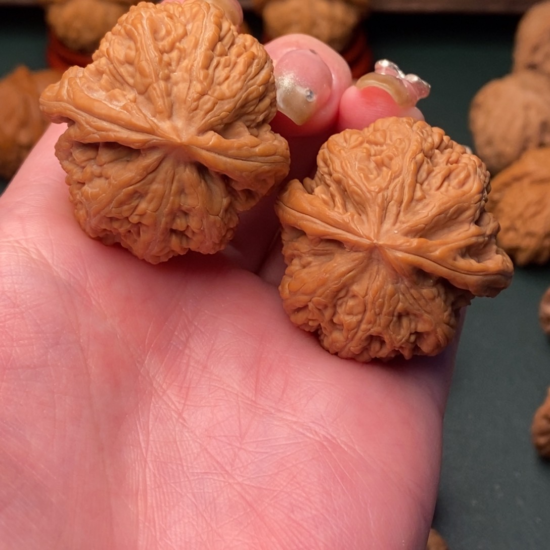 文玩核桃吊坠38全品粗筋