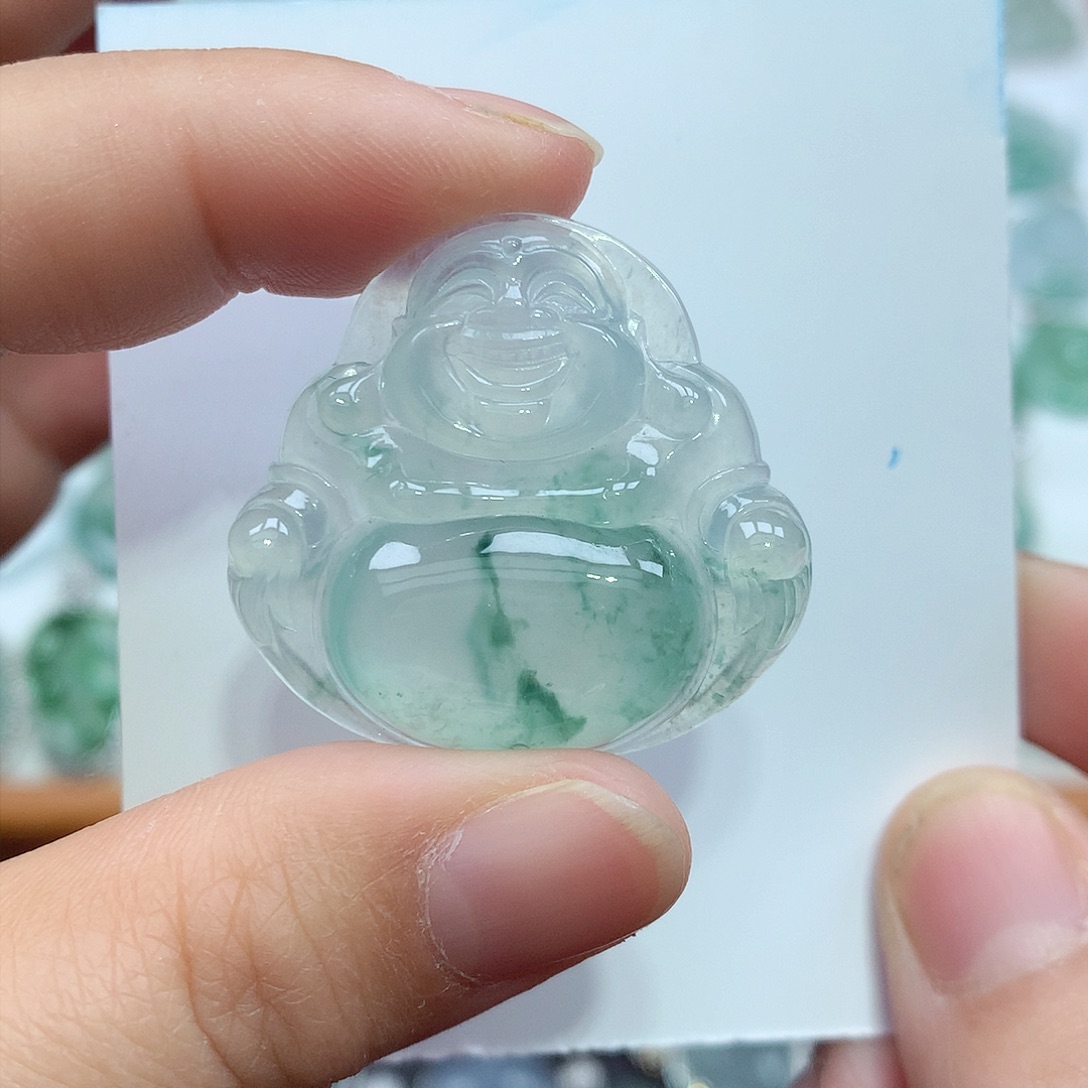 翡翠颈饰未镶嵌佛