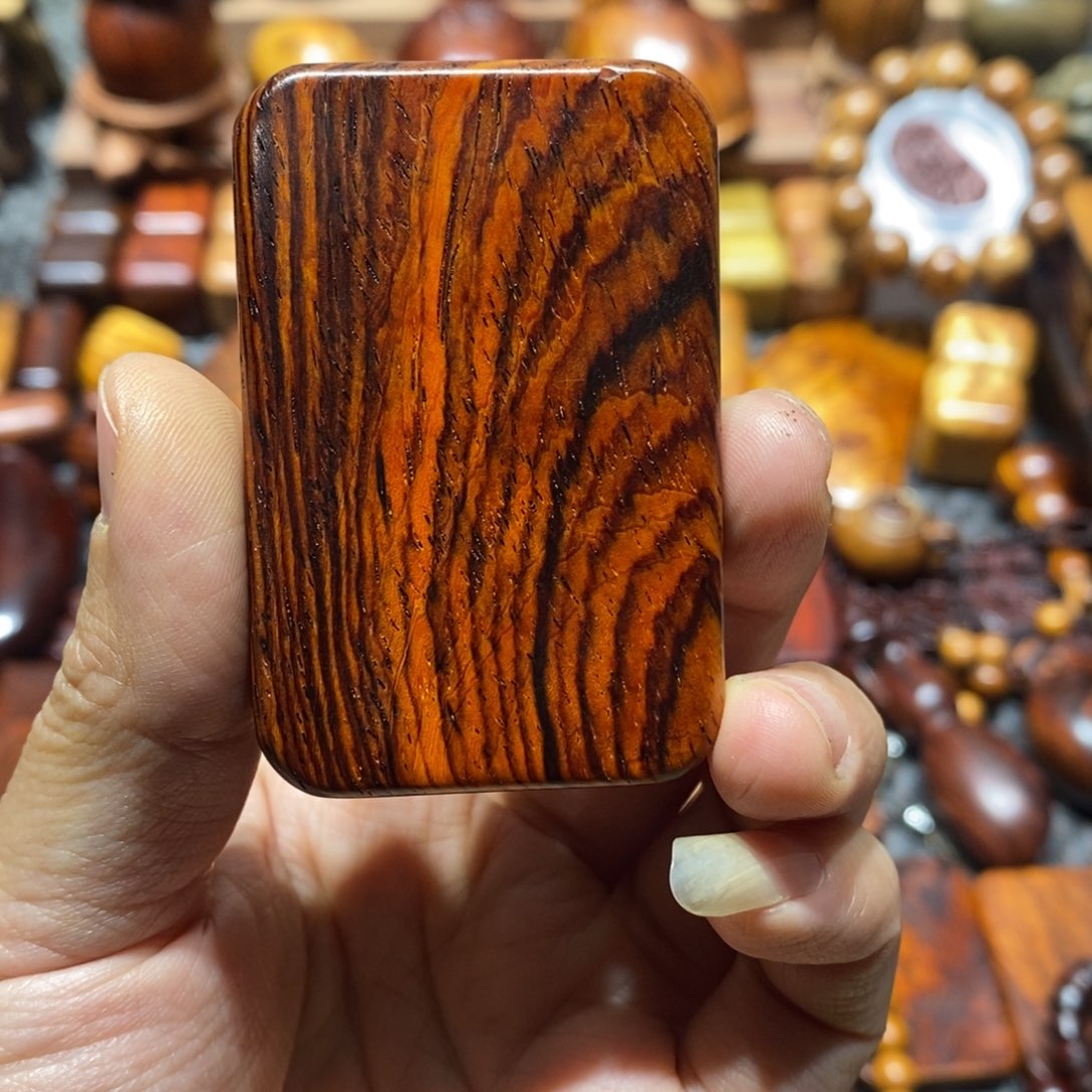 无***微凹黄檀（南美大红酸枝）