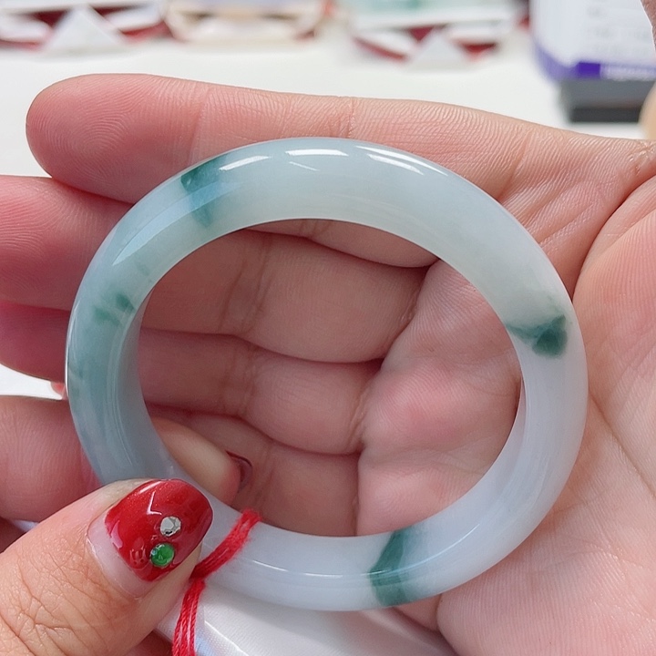 翡翠手镯（圆镯）未镶嵌缅甸翡翠手镯52圈