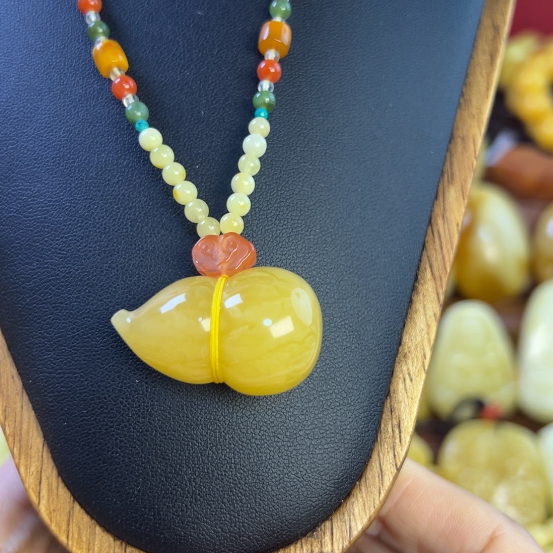 蜜蜡吊坠(赠链)未镶嵌