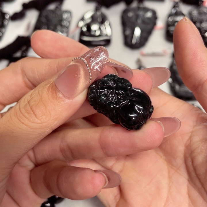 颈饰未镶嵌翡翠杰*