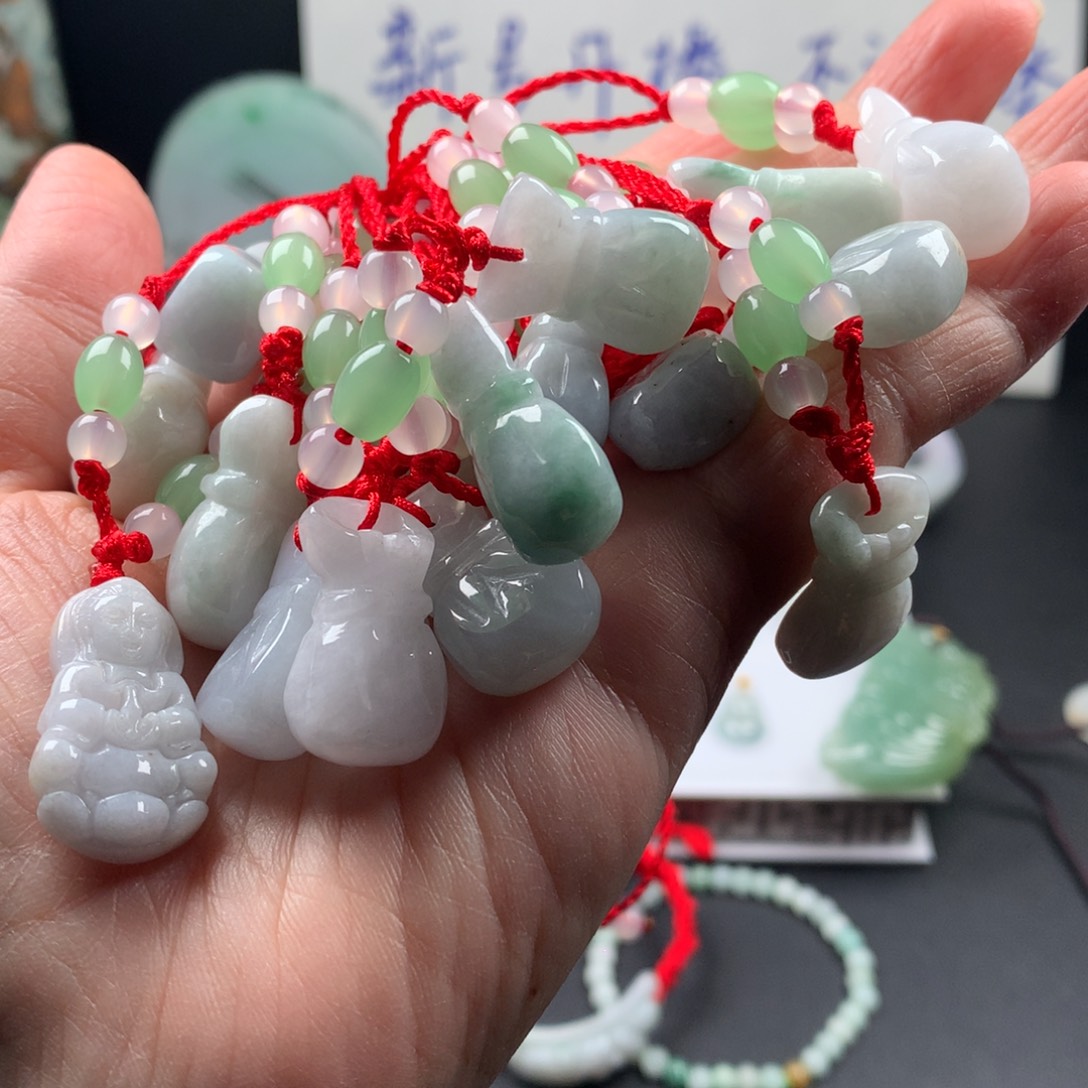 翡翠未镶嵌颈饰多样性发1