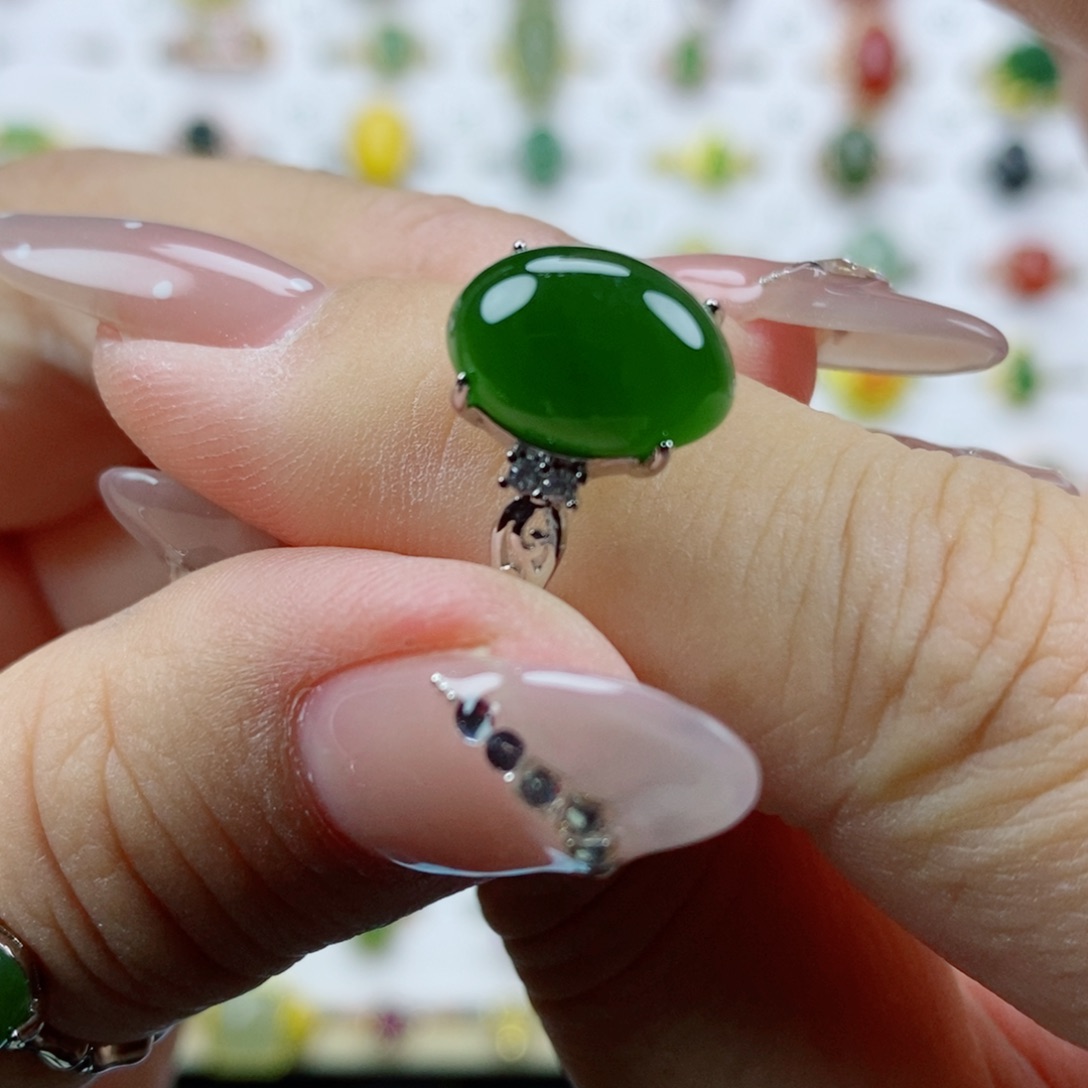 未镶嵌戒指和田玉