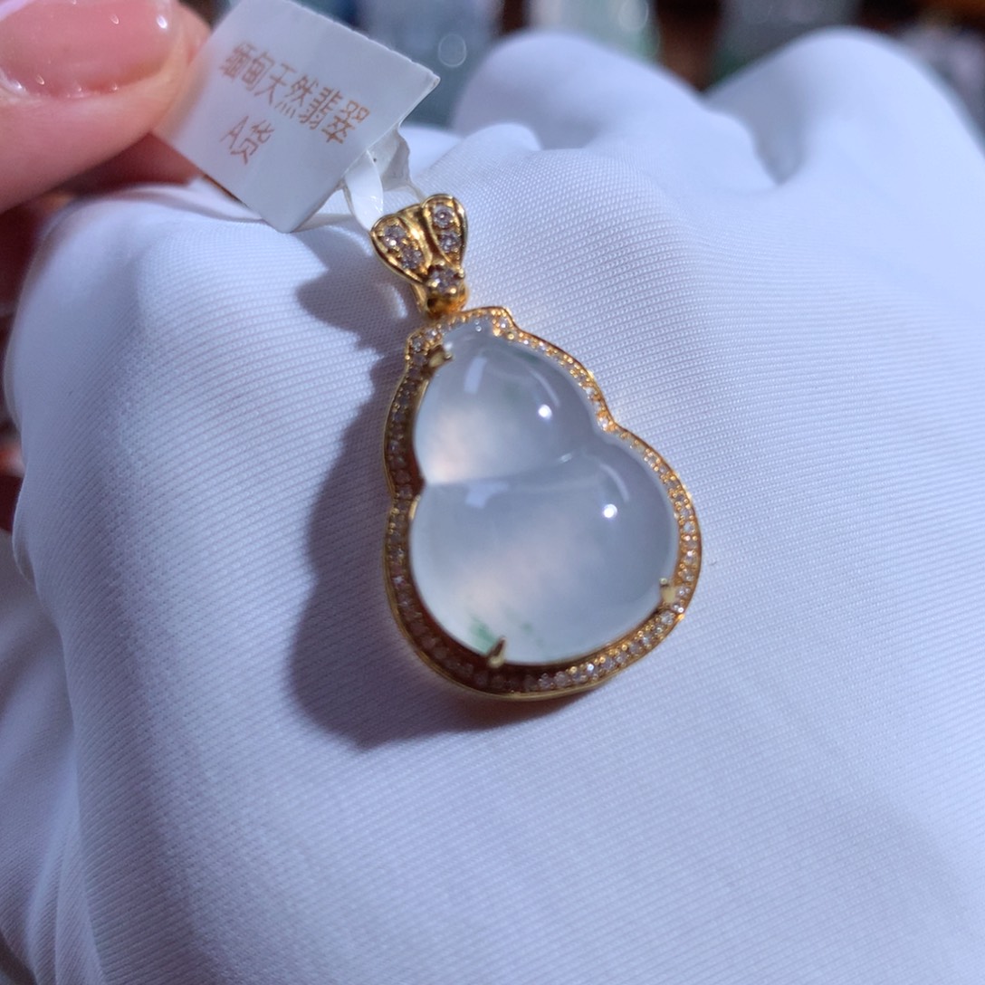 翡翠颈饰18K金镶嵌葫芦