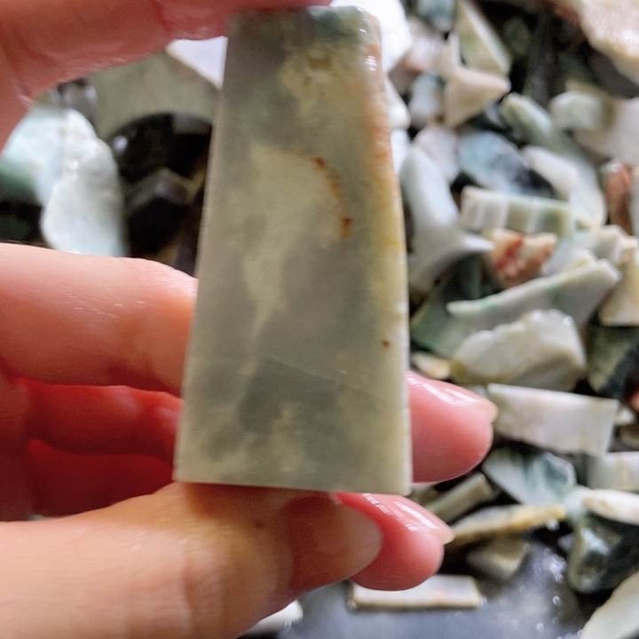 翡翠颈饰未镶嵌天然翡翠