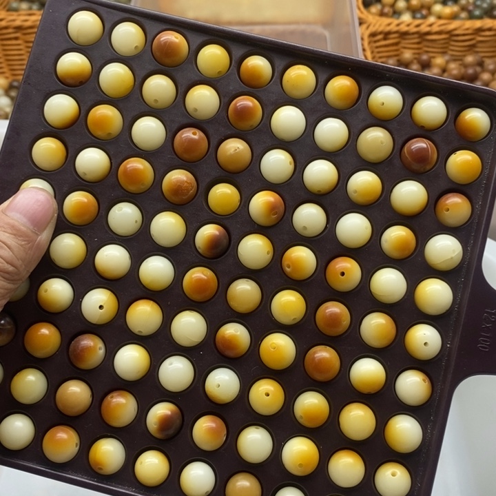 白玉菩提吊坠瑕疵11炭烤圆珠120颗