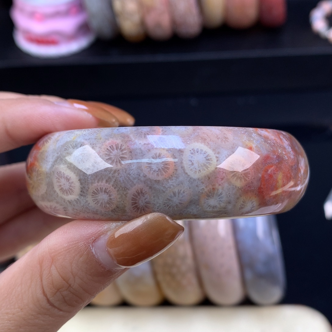 硅化珊瑚（珊瑚玉）未镶嵌颈饰精品手镯55（128号）