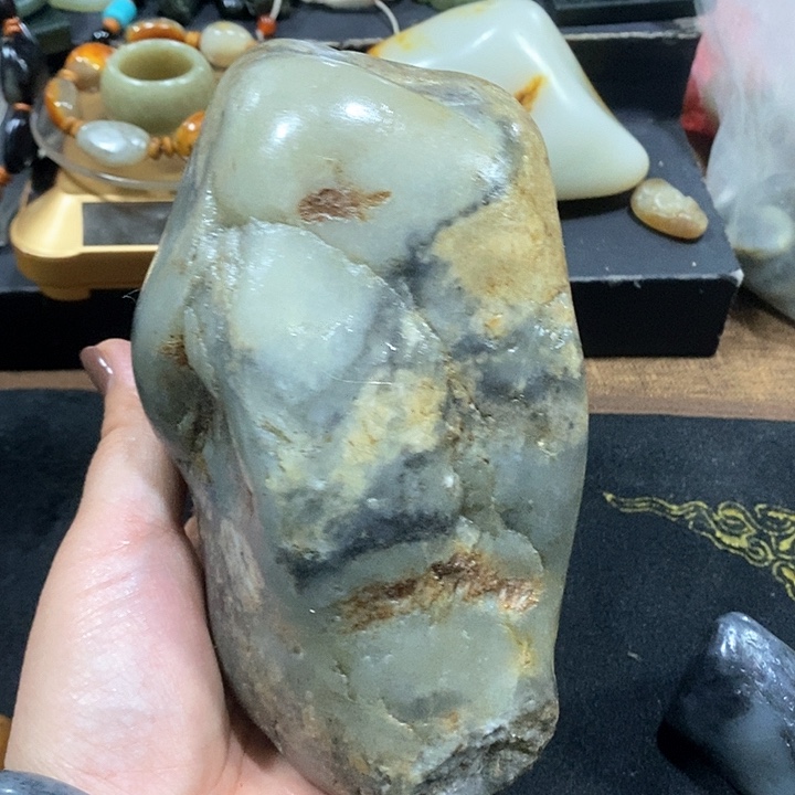 未镶嵌和田玉（糖玉）挂件石**记