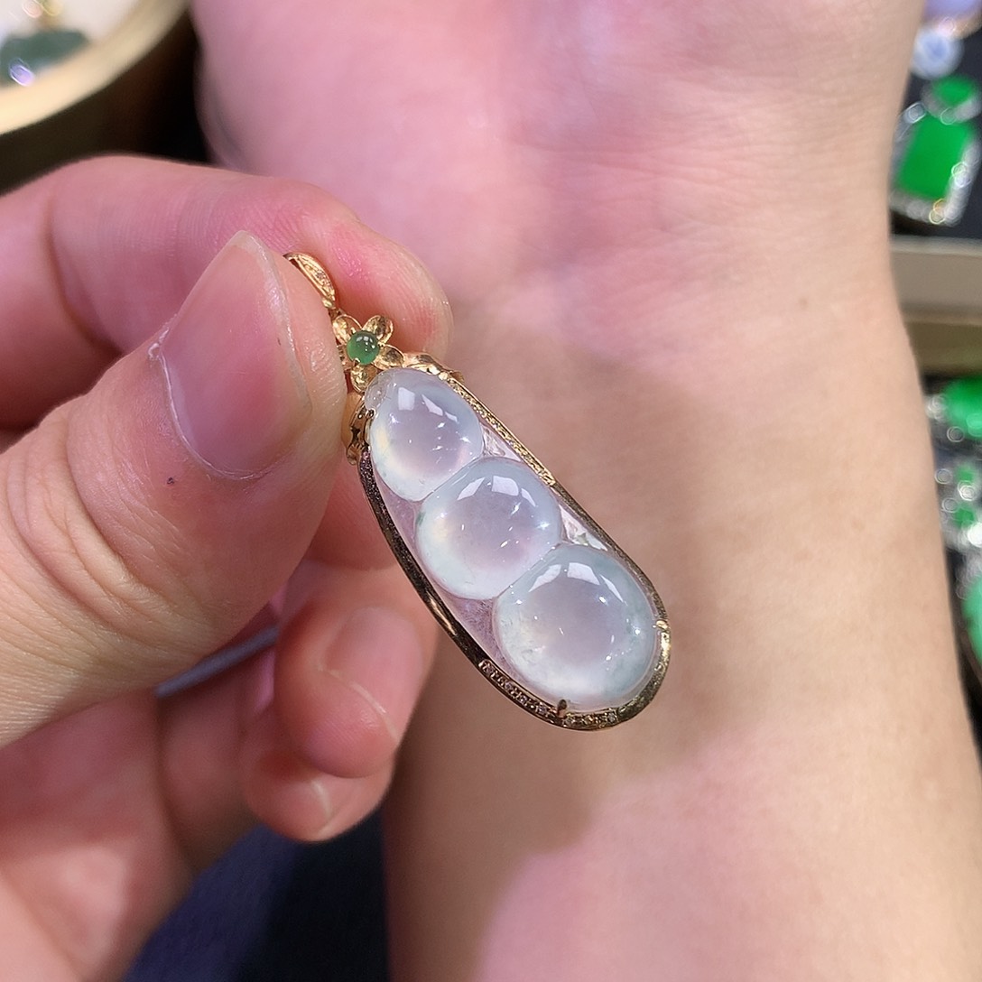 翡翠吊坠(赠链)18K金镶嵌霓*