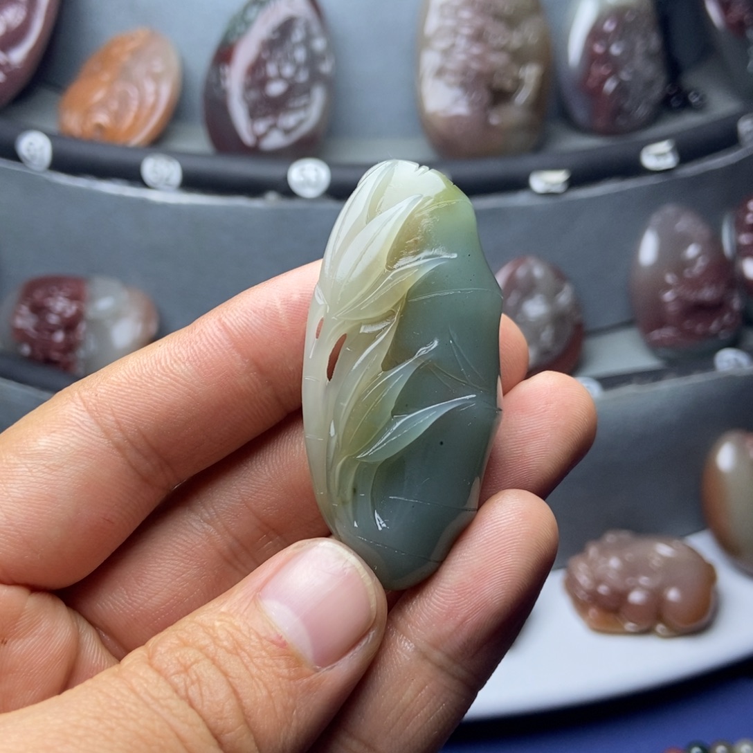 令***山玛瑙/玉髓未镶嵌颈饰