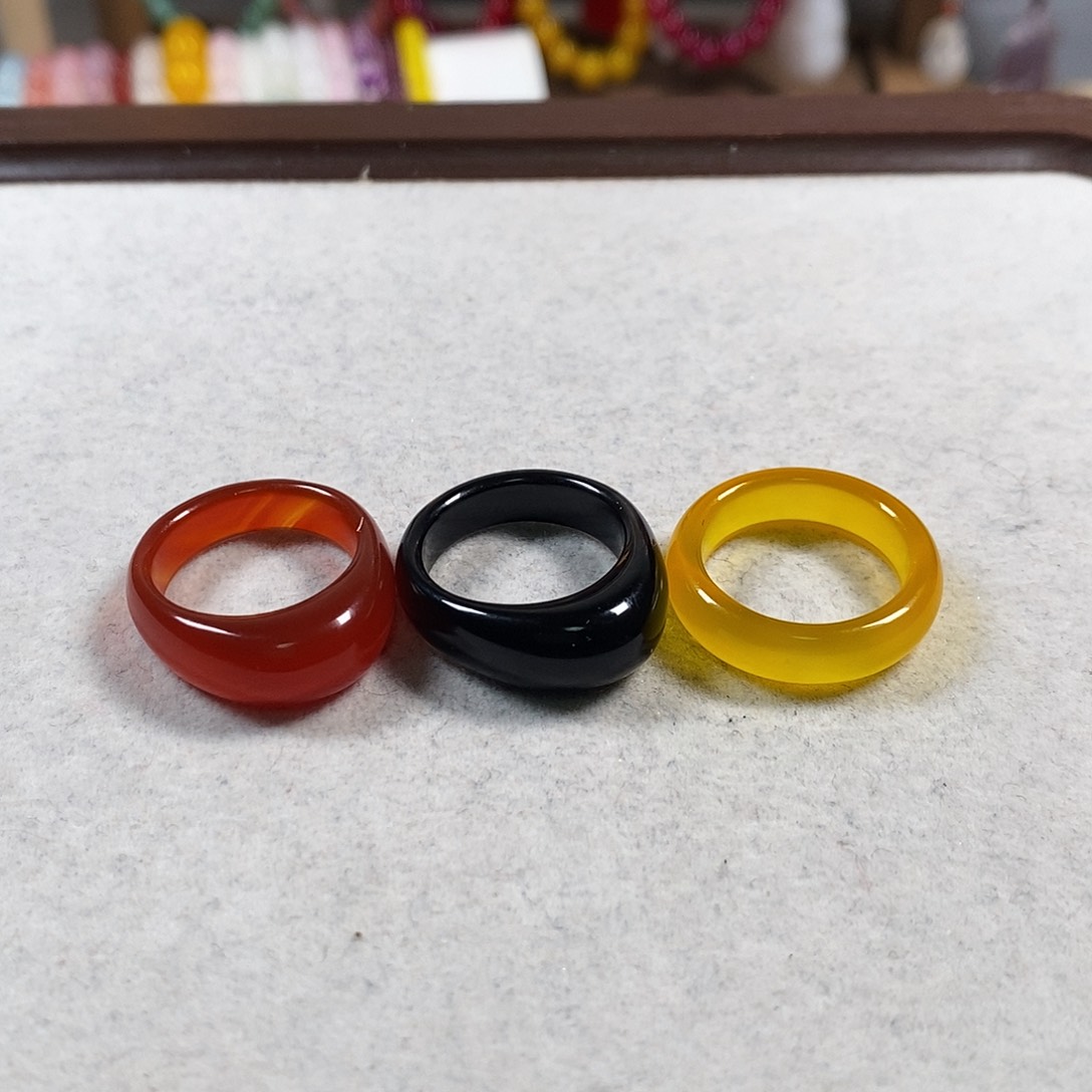 玛瑙/玉髓戒圈未镶嵌飞****伤