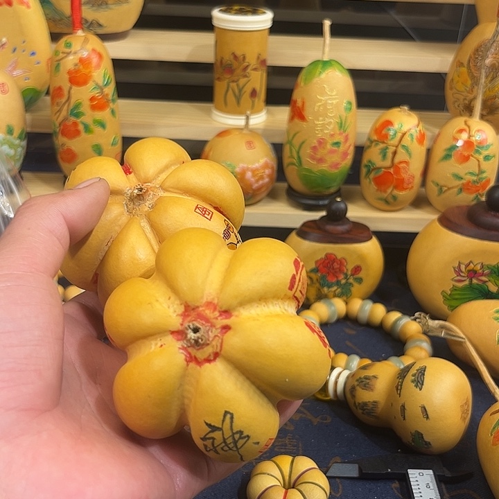 幸***哥大叶紫檀（黑酸枝木类）