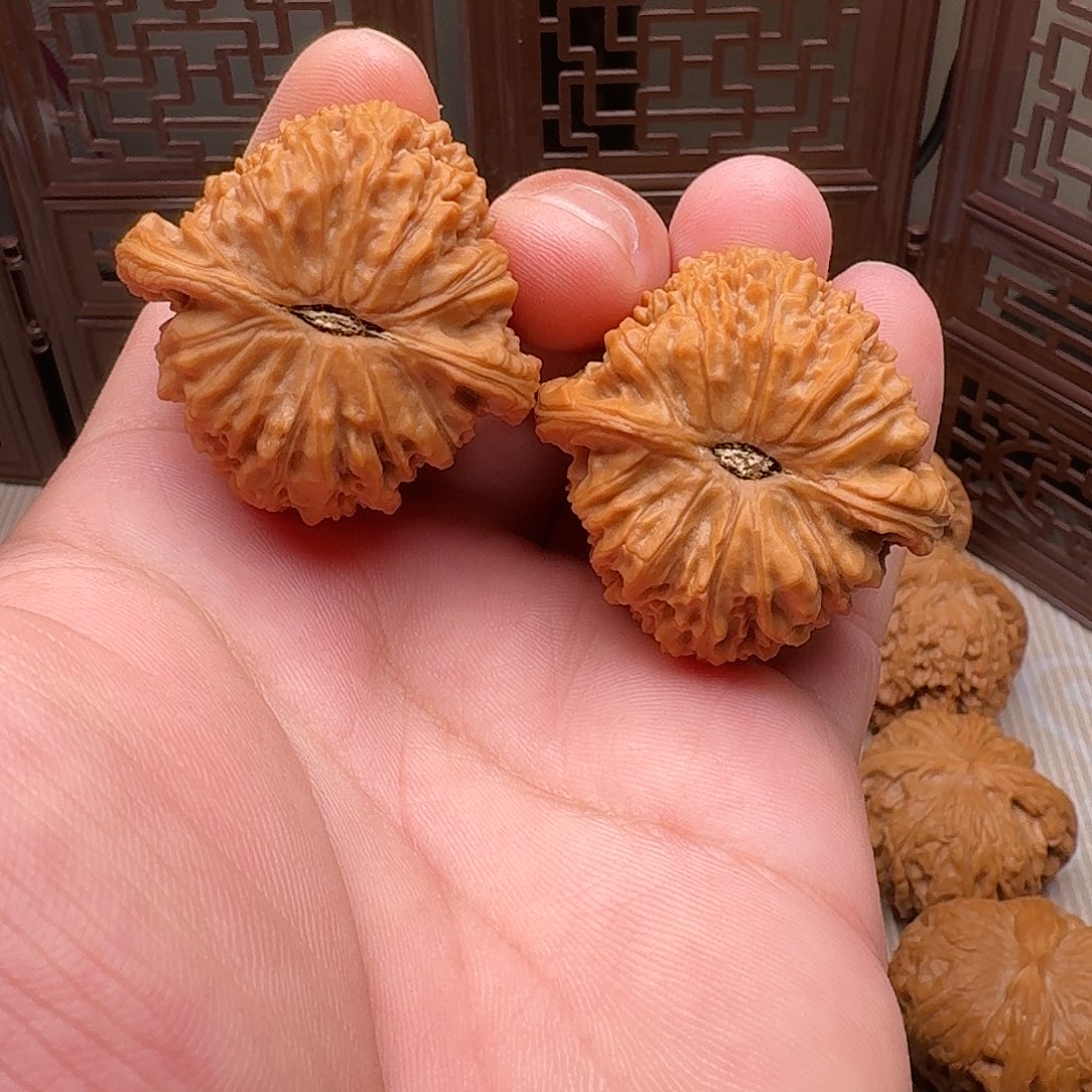 淡***6文玩核桃吊坠全品南疆石