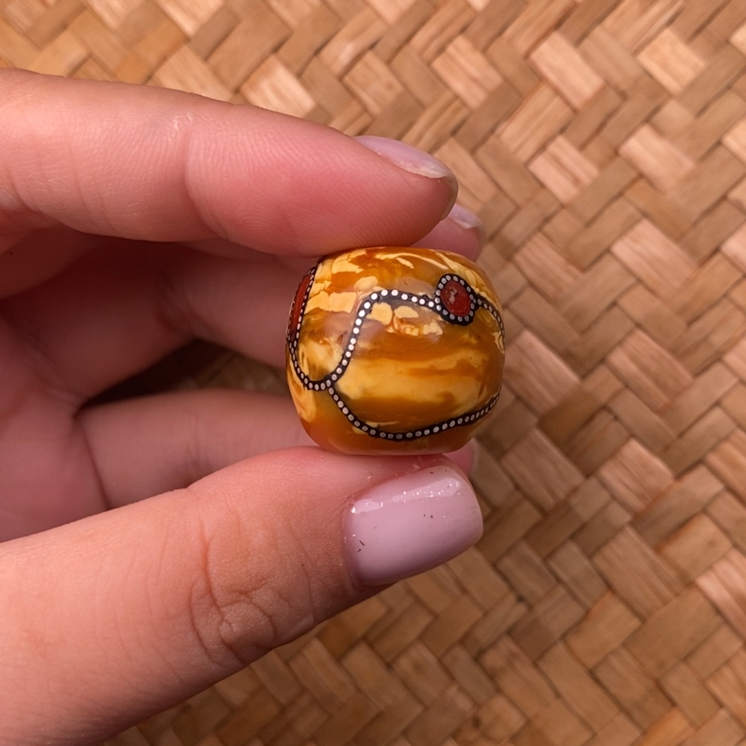 未镶嵌蜜蜡裸石星*天蜜蜡