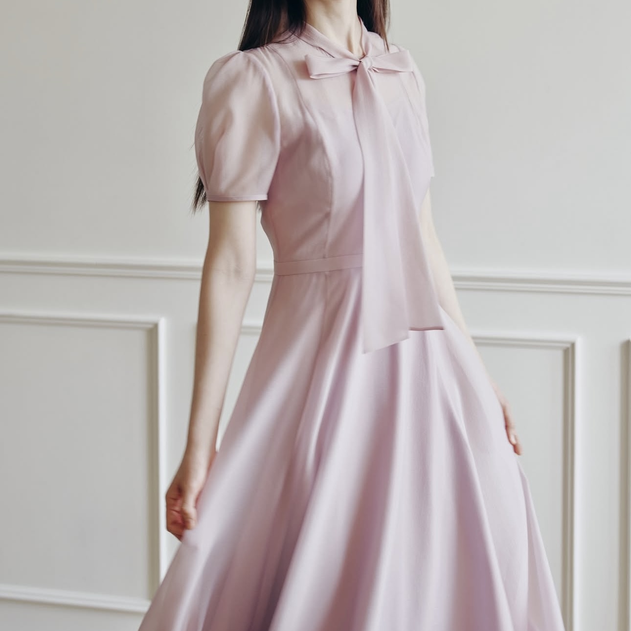 闪闪兒 BA*U领带款轻奢连衣裙6025