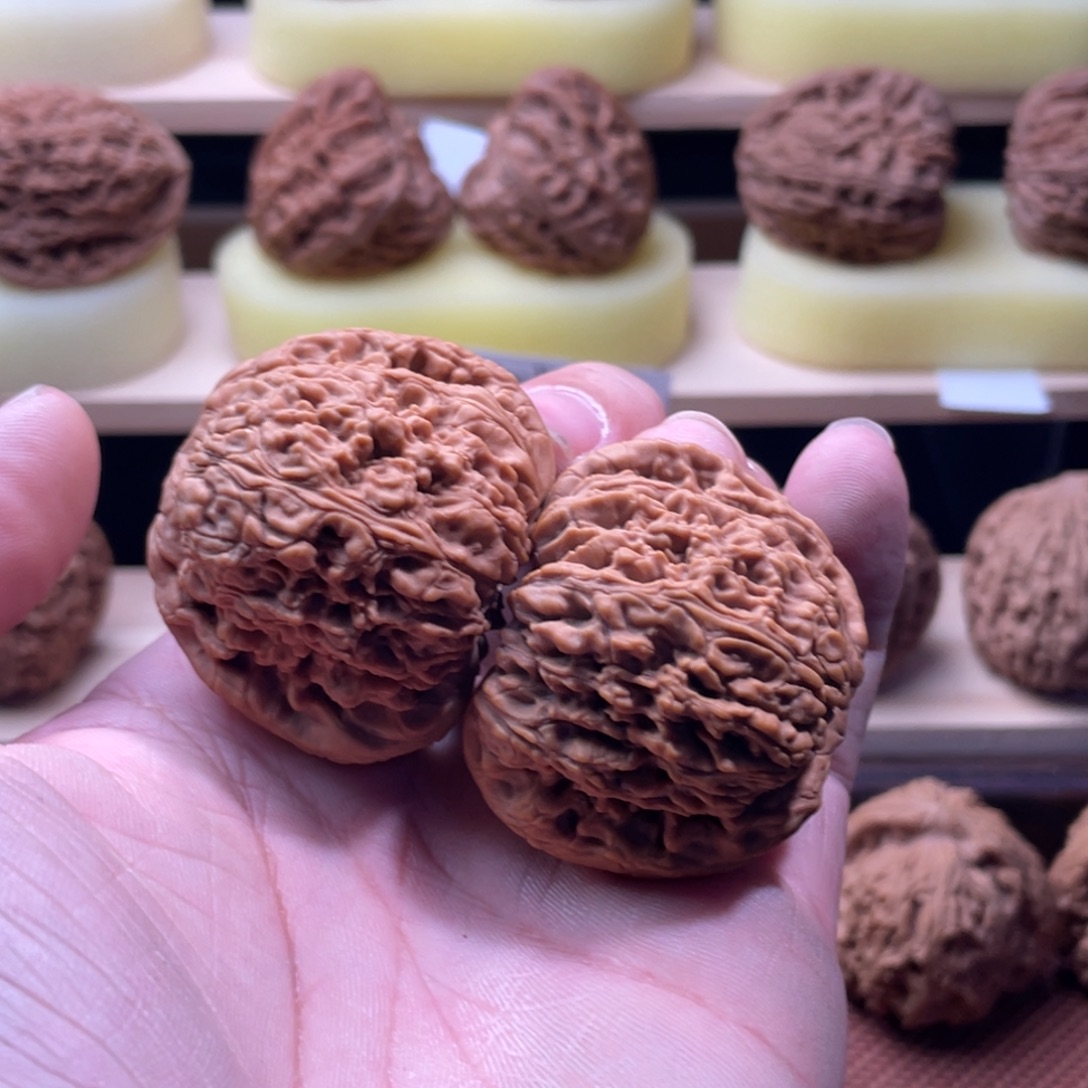 文玩核桃把件南疆石