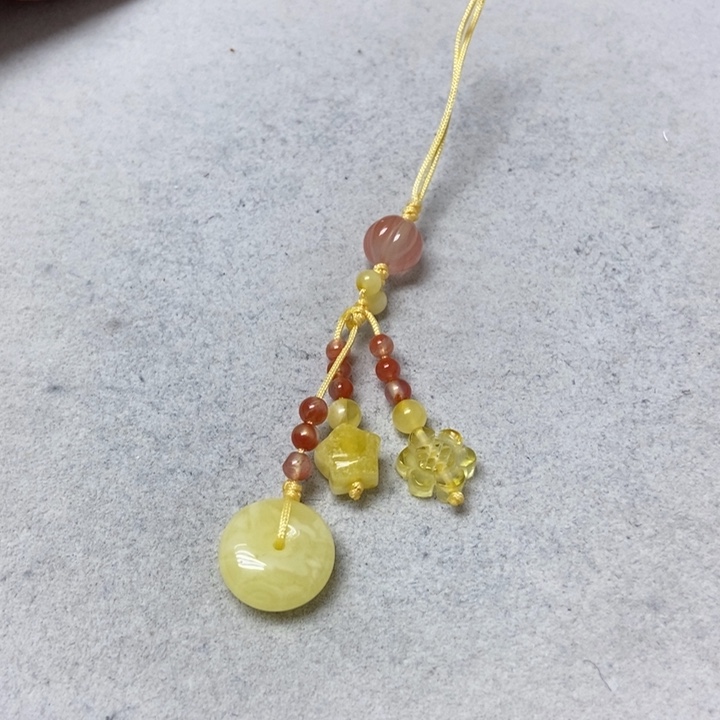 蜜蜡未镶嵌裸石吊坠