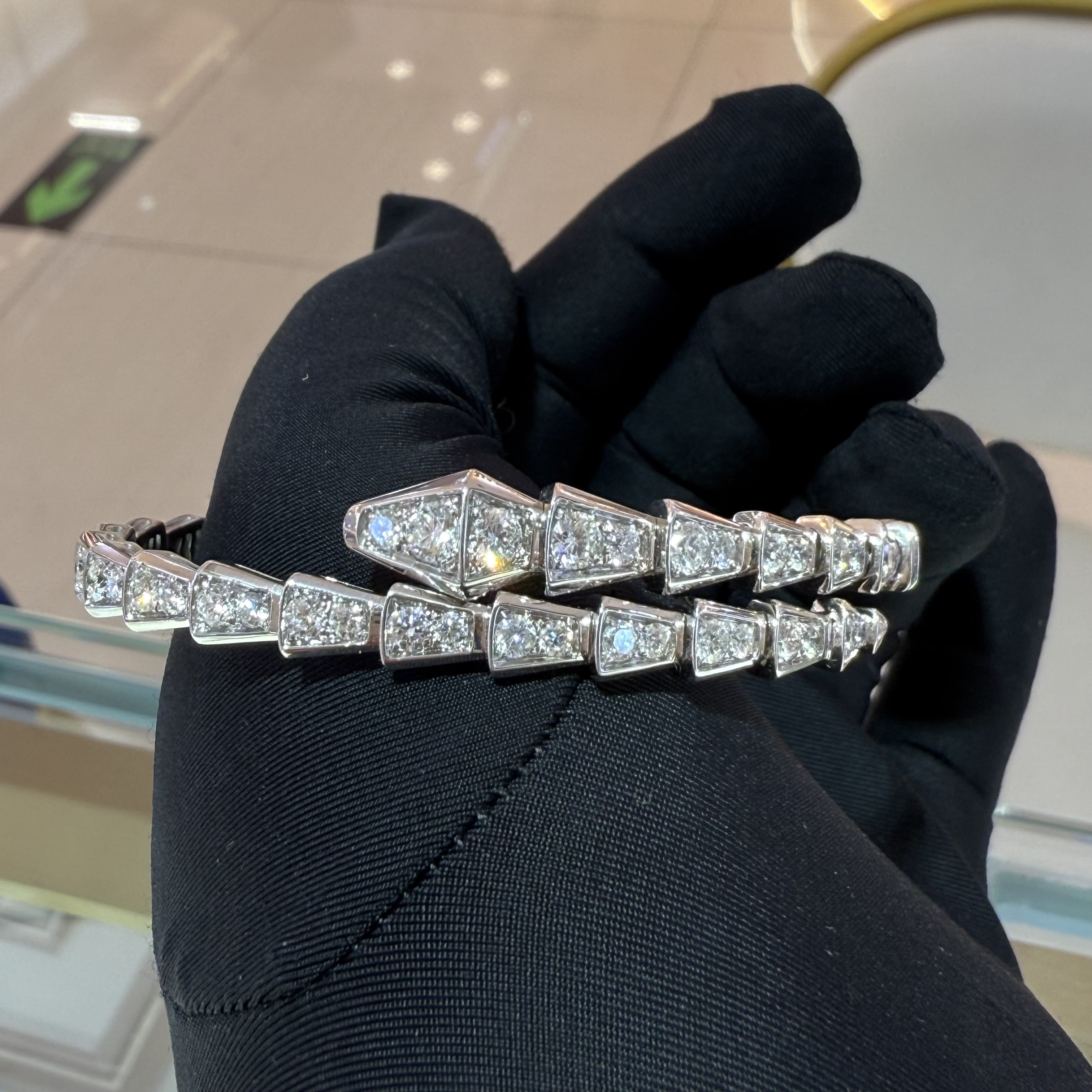 【金诚珠宝】18k金钻石动物款蛇形手镯20-21克左右 48h鉴赏期