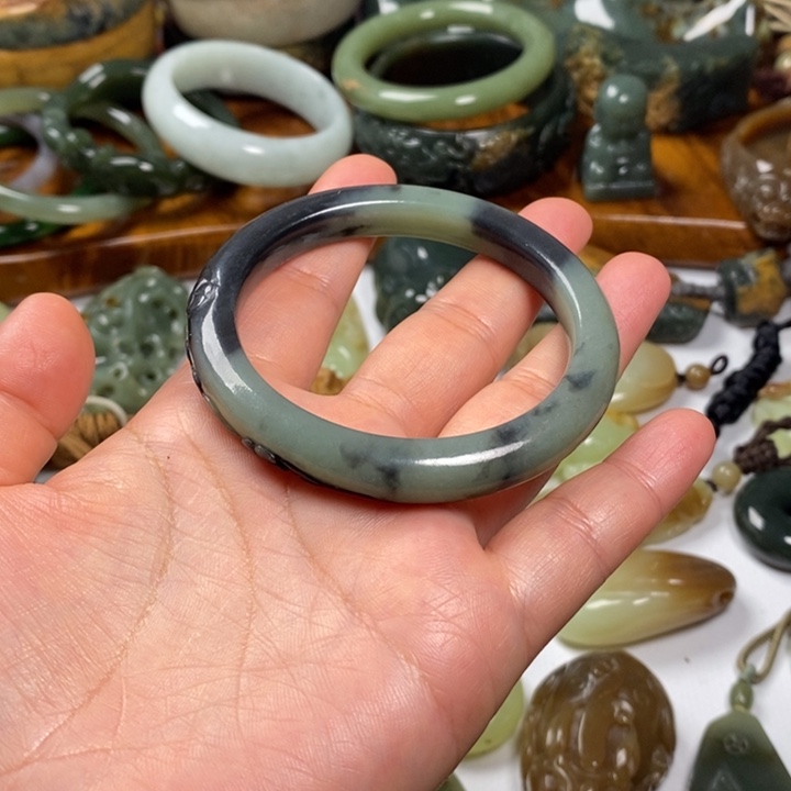 冰***a和田玉（糖玉）未镶嵌手镯