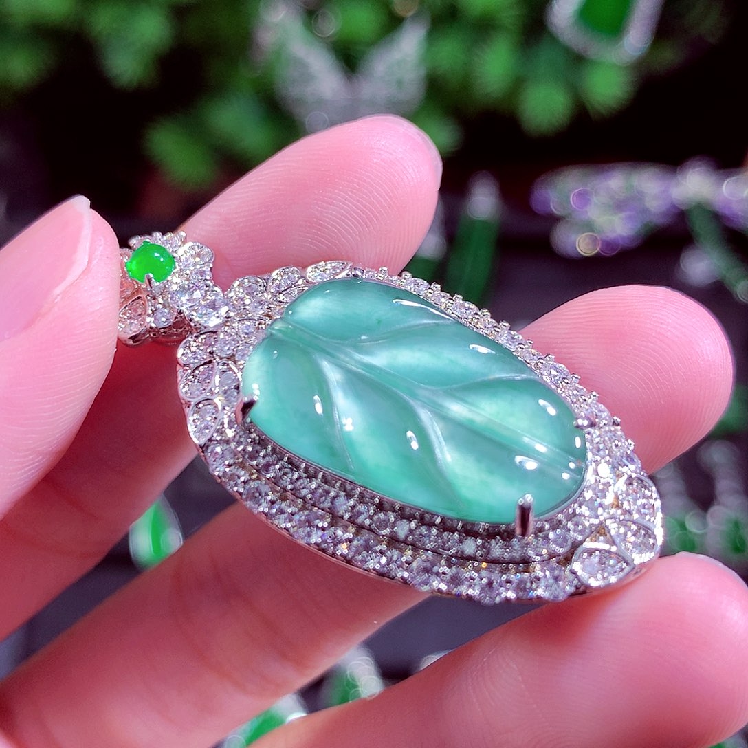 颈饰未镶嵌翡翠天然